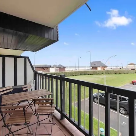 Un Cocon Au Bord De L'ocean Vue Partielle Sur